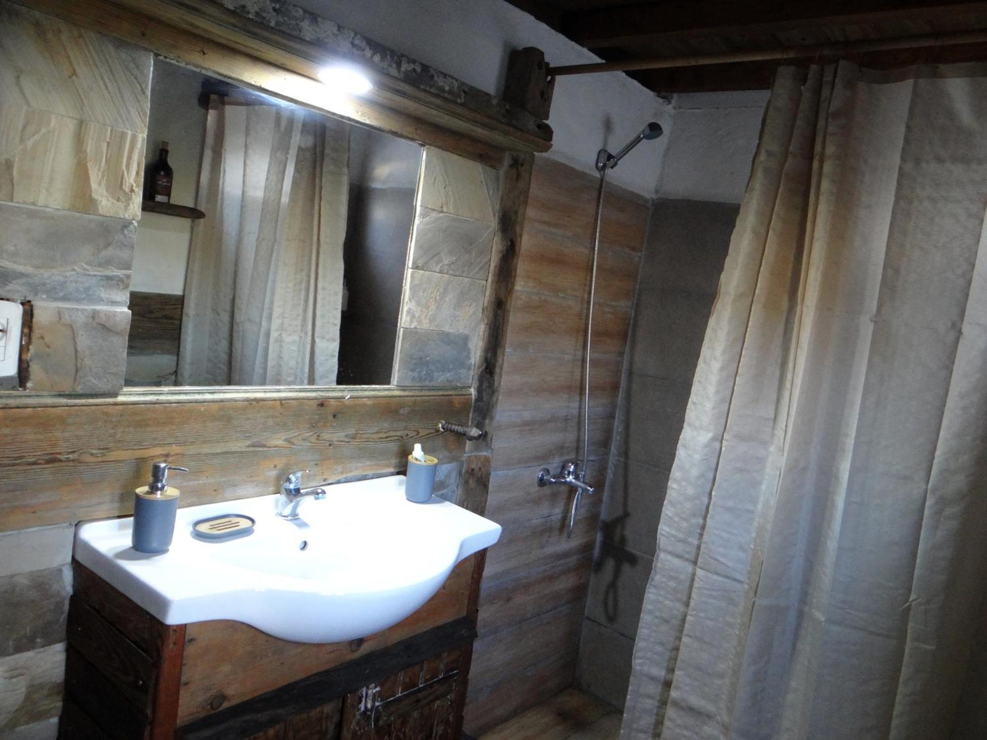 Alquilo Casa En Sierras De 